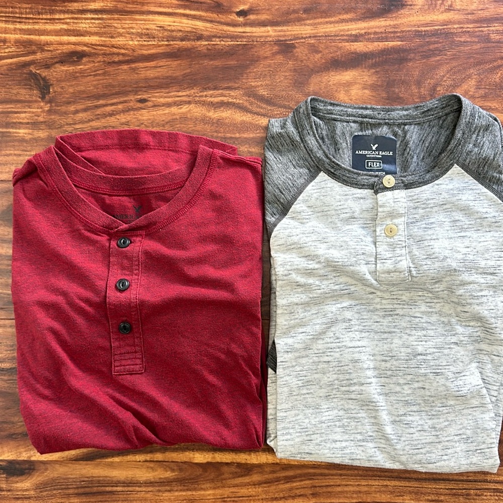 Lot of 3 Henley short sleeve shirts. American Eagle & Hollister mens size XS